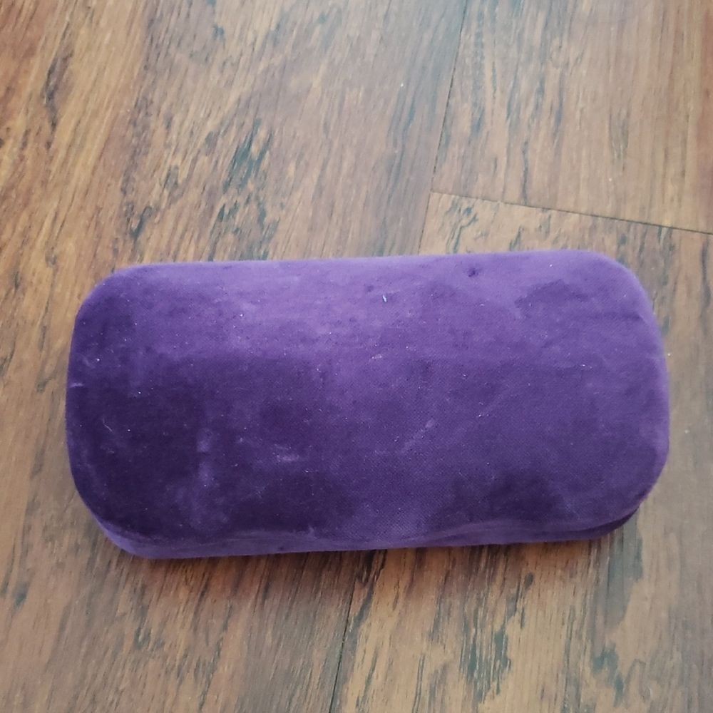 Gucci Elegant Purple Chic Feminine Sturdy Velvet Sunglasses Case